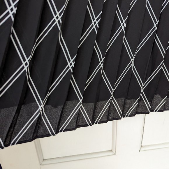 NEW Banana Republic Factory Pleated Midi Skirt Black and White - Picture 2 of 7